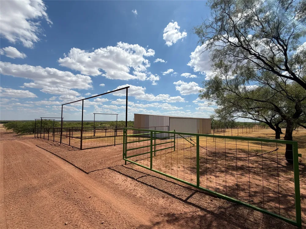 FM 2180 Seymour, TX 76380
