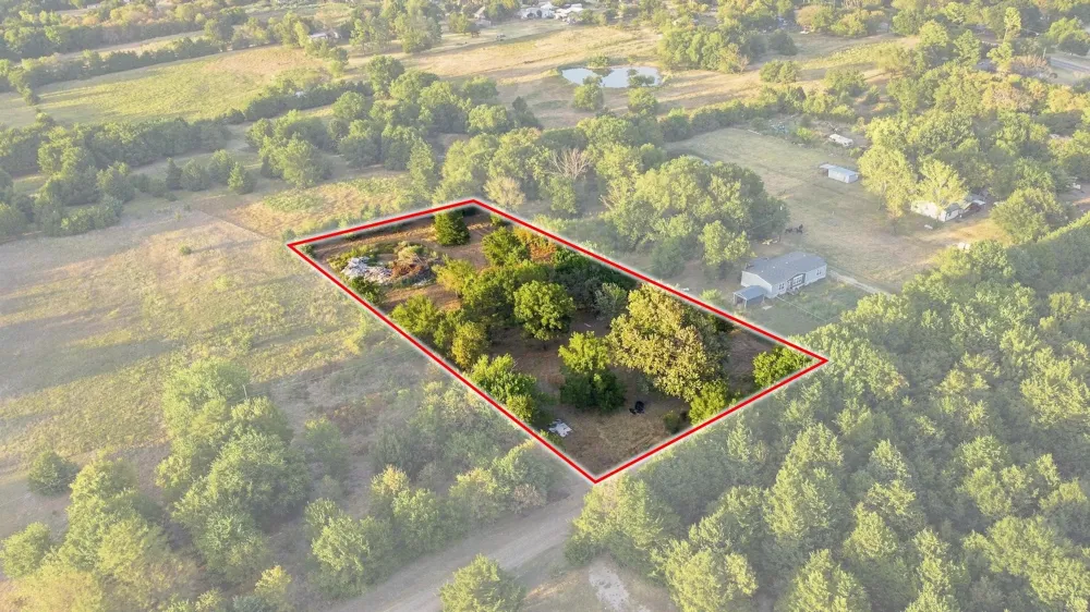 117 W Pecan Street Ravenna, TX 75476