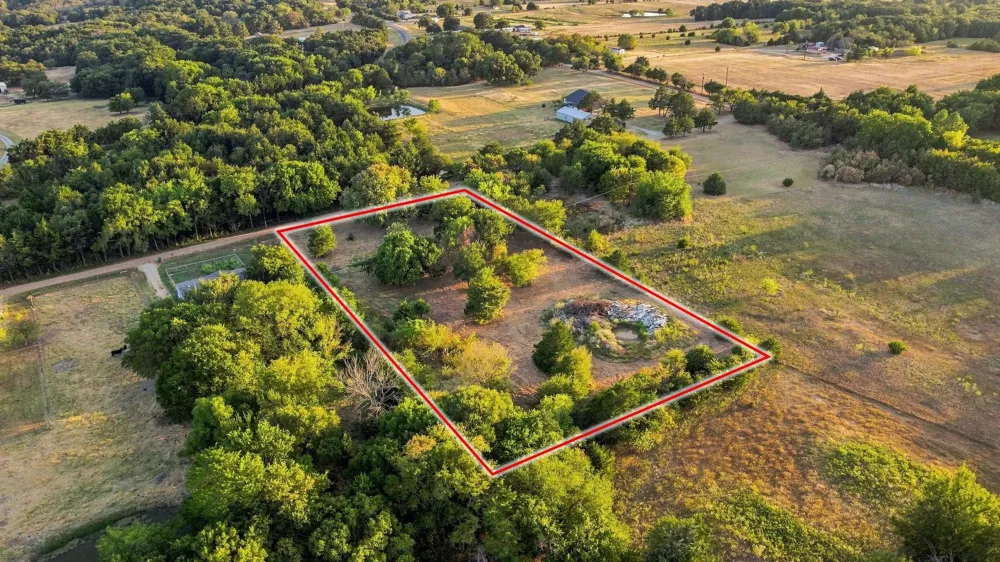 117 W Pecan Street Ravenna, TX 75476