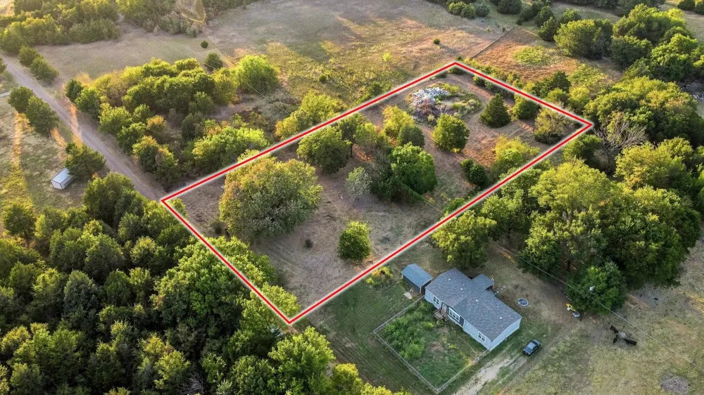 117 W Pecan Street Ravenna, TX 75476