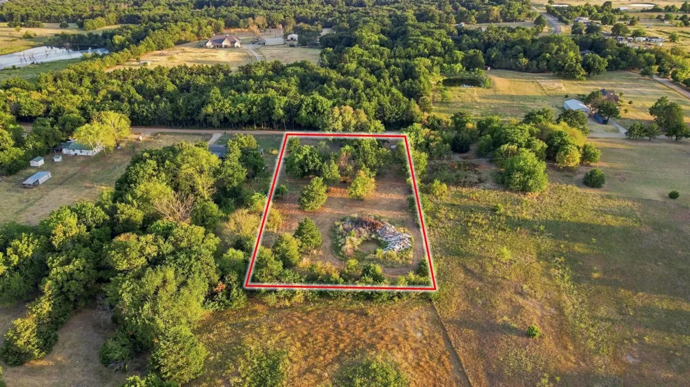 117 W Pecan Street Ravenna, TX 75476