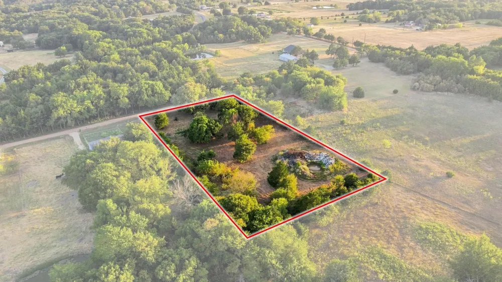 117 W Pecan Street Ravenna, TX 75476