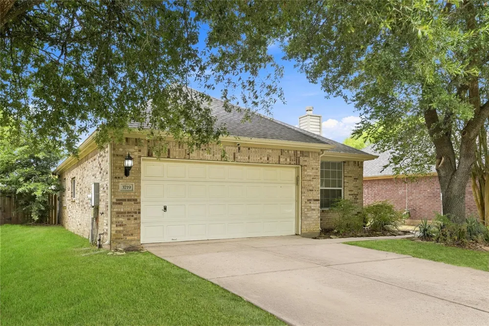 3719 Nichols Avenue Dickinson, TX 77539