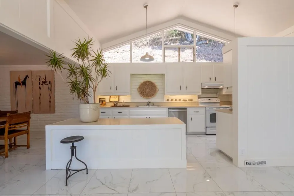 160 E Carmel Valley Road Carmel Valley, CA 93924