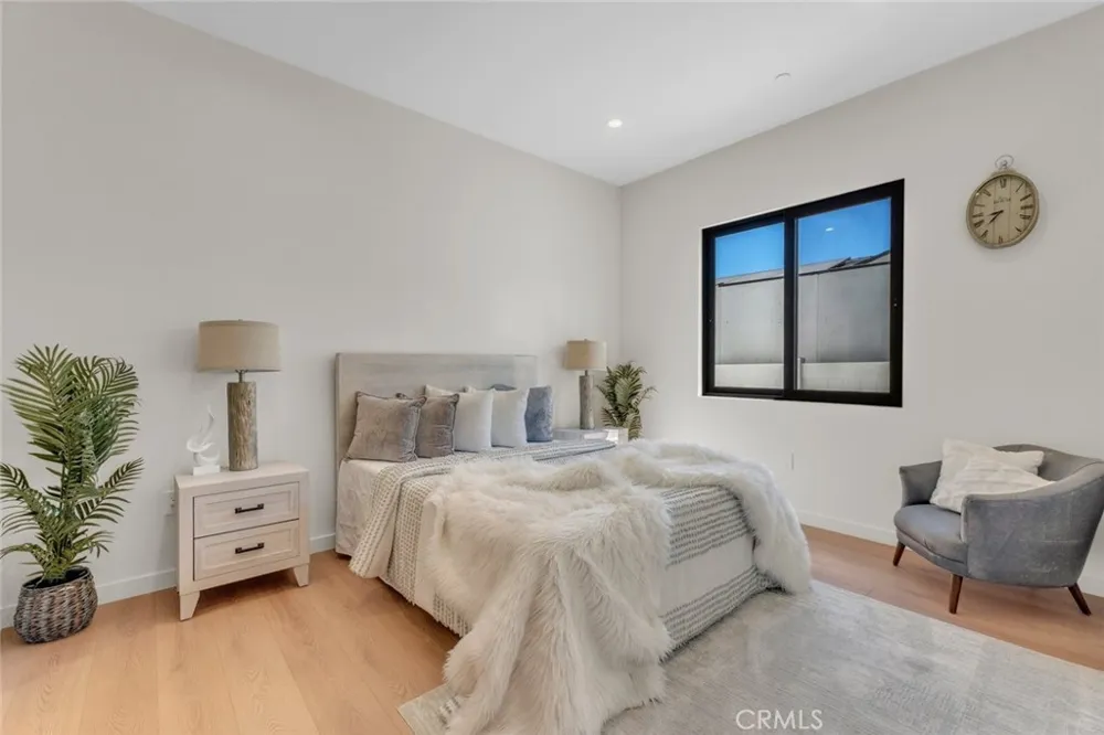 6709 Goodland Avenue North Hollywood, CA 91606