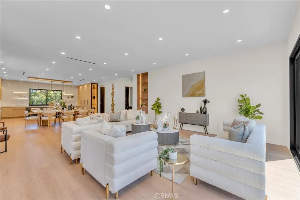 6709 Goodland Avenue North Hollywood, CA 91606