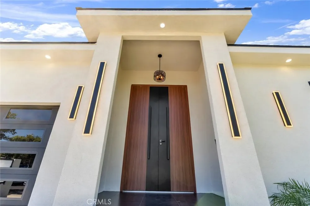 6709 Goodland Avenue North Hollywood, CA 91606