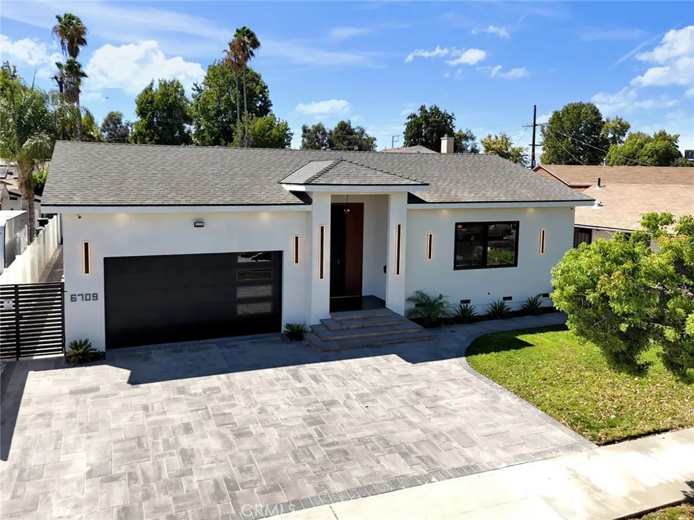 6709 Goodland Avenue North Hollywood, CA 91606