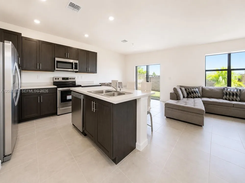 10153 SW 231st Ln Miami, FL 33190