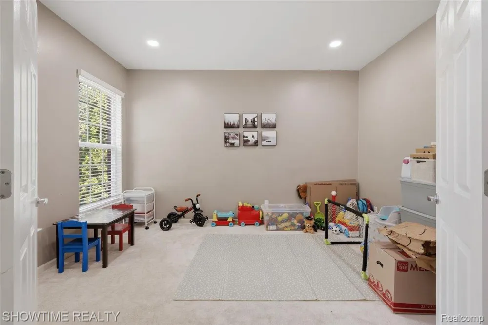 7386 Tottenham Shelby Charter Township, MI 48317