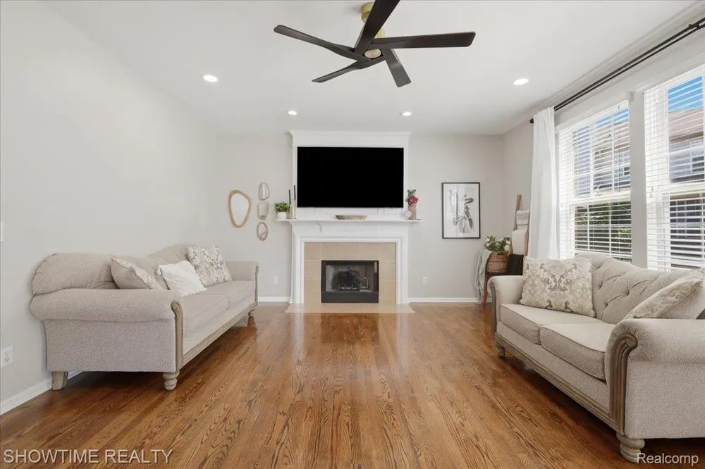 7386 Tottenham Shelby Charter Township, MI 48317