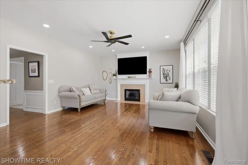 7386 Tottenham Shelby Charter Township, MI 48317