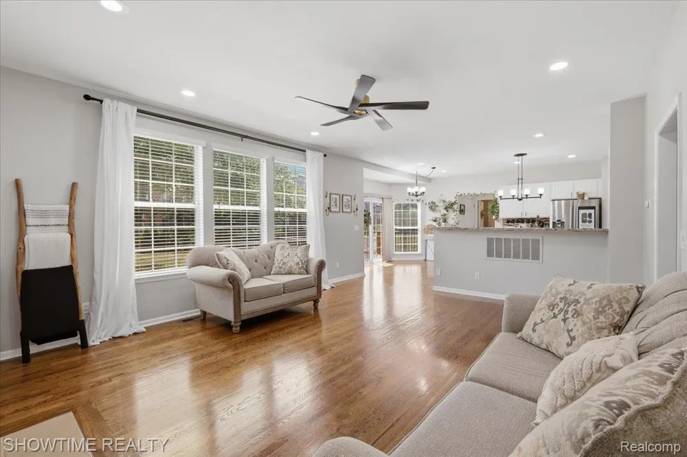 7386 Tottenham Shelby Charter Township, MI 48317