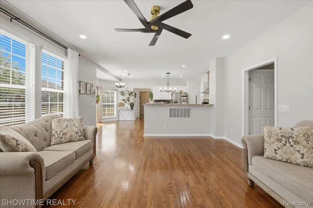 7386 Tottenham Shelby Charter Township, MI 48317