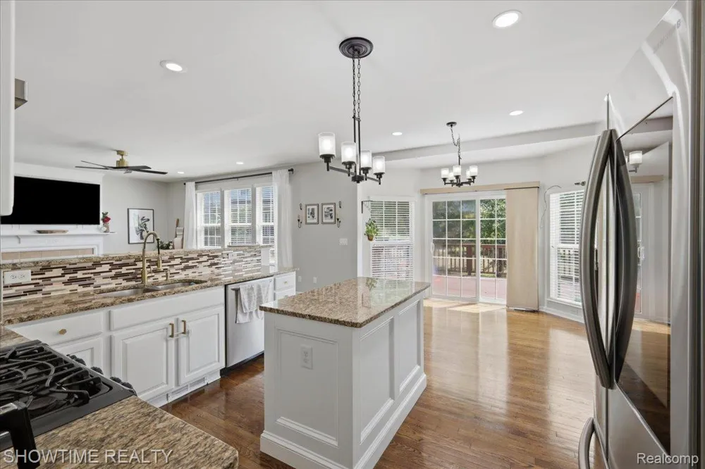 7386 Tottenham Shelby Charter Township, MI 48317