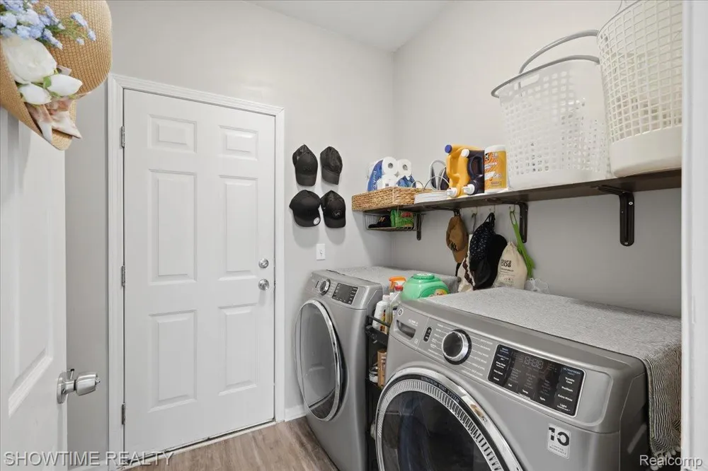 7386 Tottenham Shelby Charter Township, MI 48317