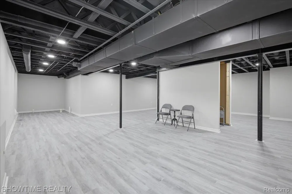 7386 Tottenham Shelby Charter Township, MI 48317