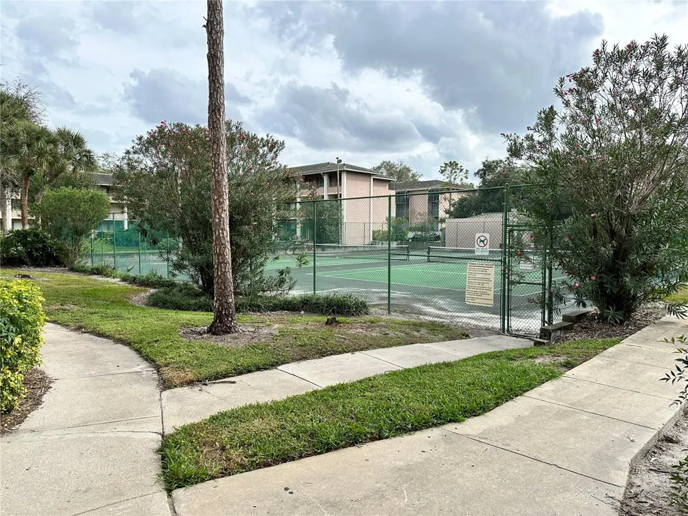 121 OYSTER BAY CIRCLE #160 Altamonte Springs, FL 32701