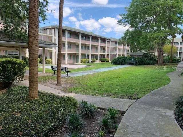 121 OYSTER BAY CIRCLE #160 Altamonte Springs, FL 32701