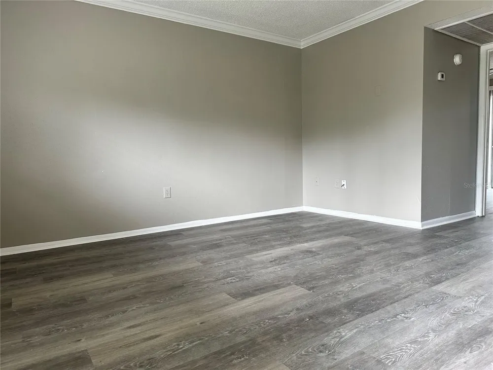 121 OYSTER BAY CIRCLE #160 Altamonte Springs, FL 32701