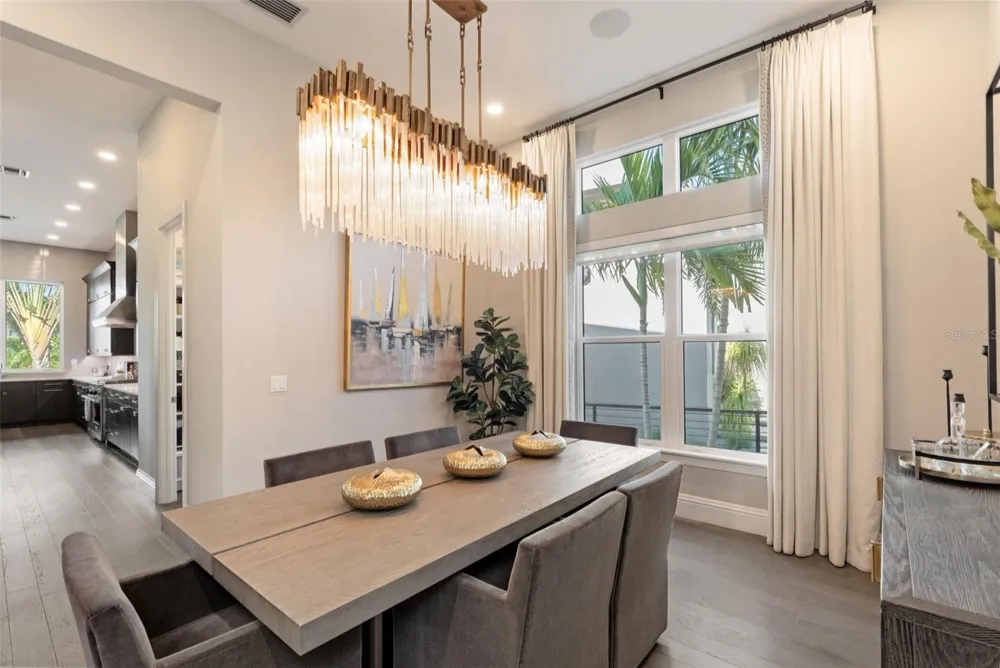 5215 W NEPTUNE WAY Tampa, FL 33609