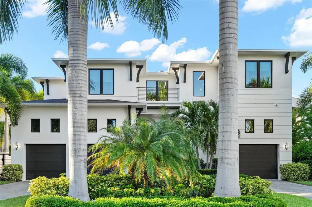 5215 W NEPTUNE WAY Tampa, FL 33609
