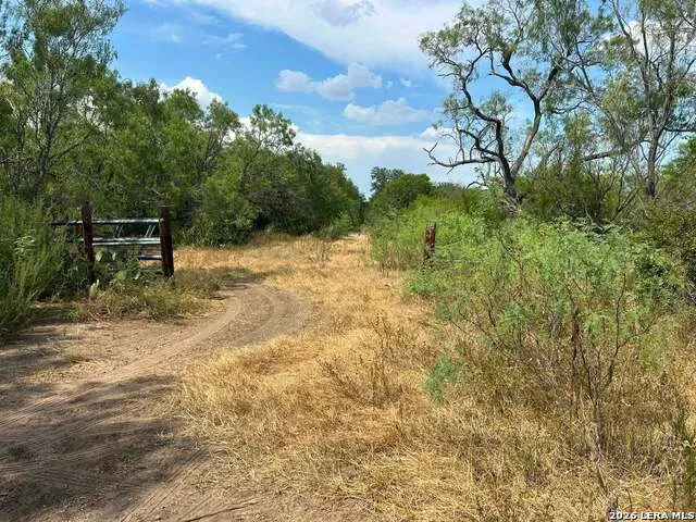 6914 S US 281 Leming, TX 78050