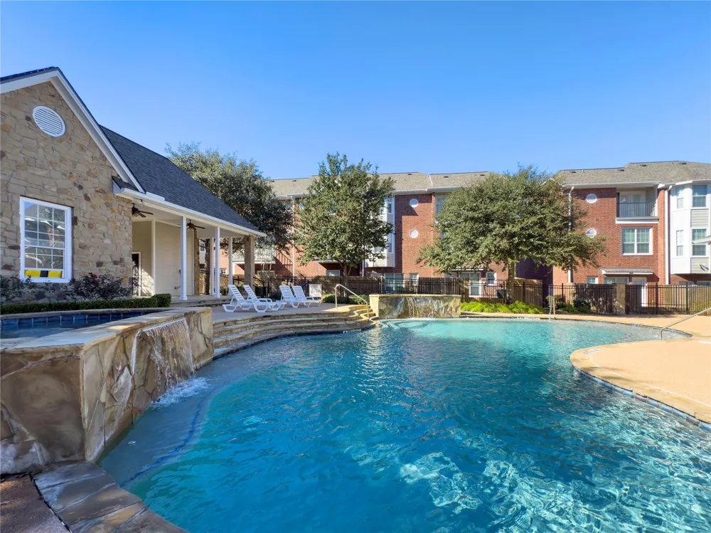 305 Holleman Drive E #302 College Station, TX 77840