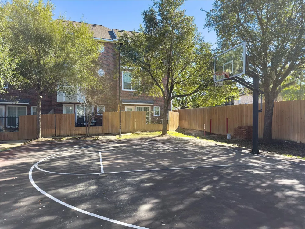 305 Holleman Drive E #302 College Station, TX 77840