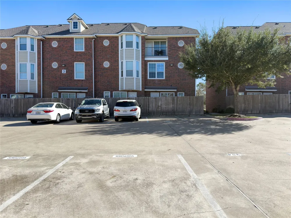 305 Holleman Drive E #302 College Station, TX 77840