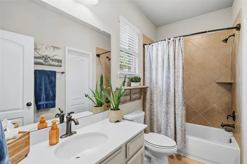 2126 Cinnamon Teal Circle Brookshire, TX 77423