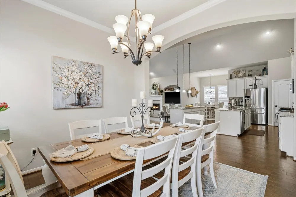 2126 Cinnamon Teal Circle Brookshire, TX 77423