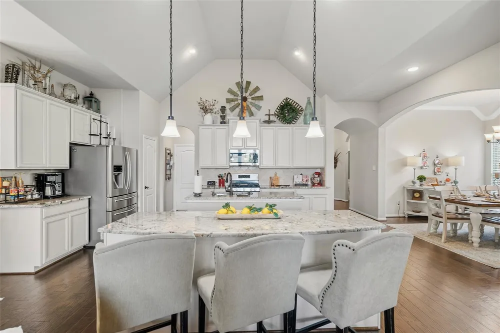 2126 Cinnamon Teal Circle Brookshire, TX 77423