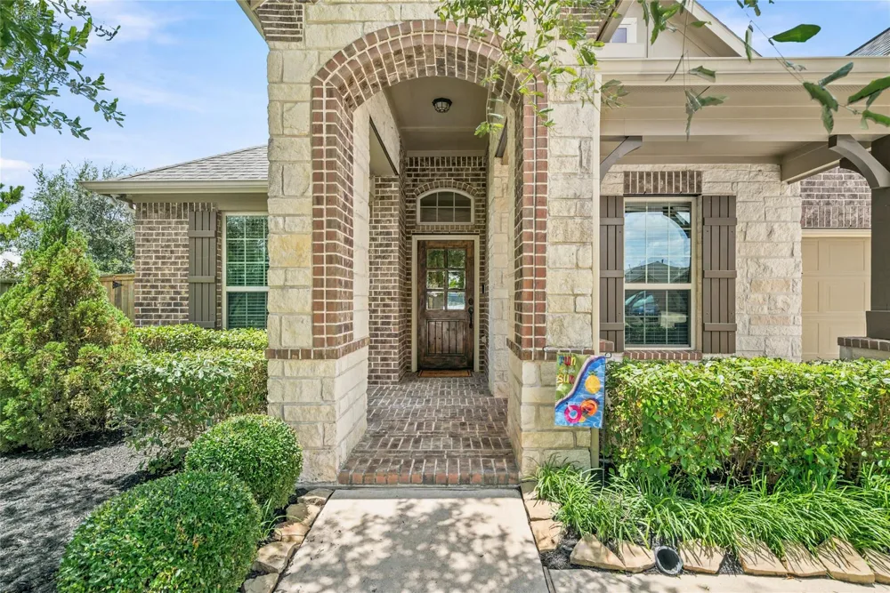 2126 Cinnamon Teal Circle Brookshire, TX 77423