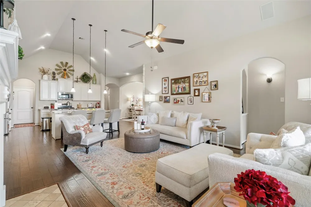 2126 Cinnamon Teal Circle Brookshire, TX 77423