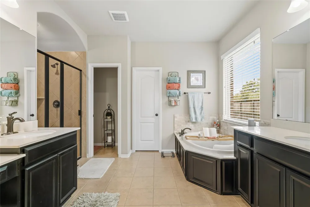 2126 Cinnamon Teal Circle Brookshire, TX 77423