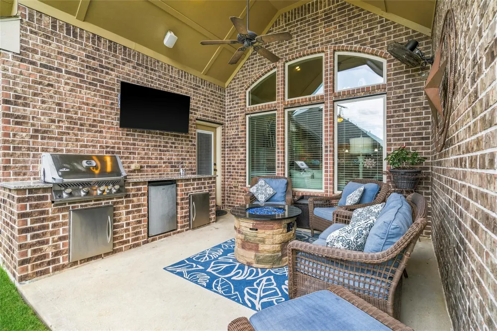 2126 Cinnamon Teal Circle Brookshire, TX 77423