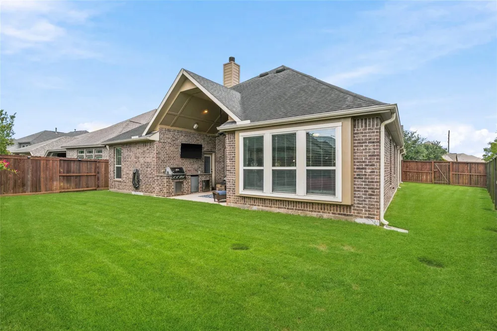 2126 Cinnamon Teal Circle Brookshire, TX 77423