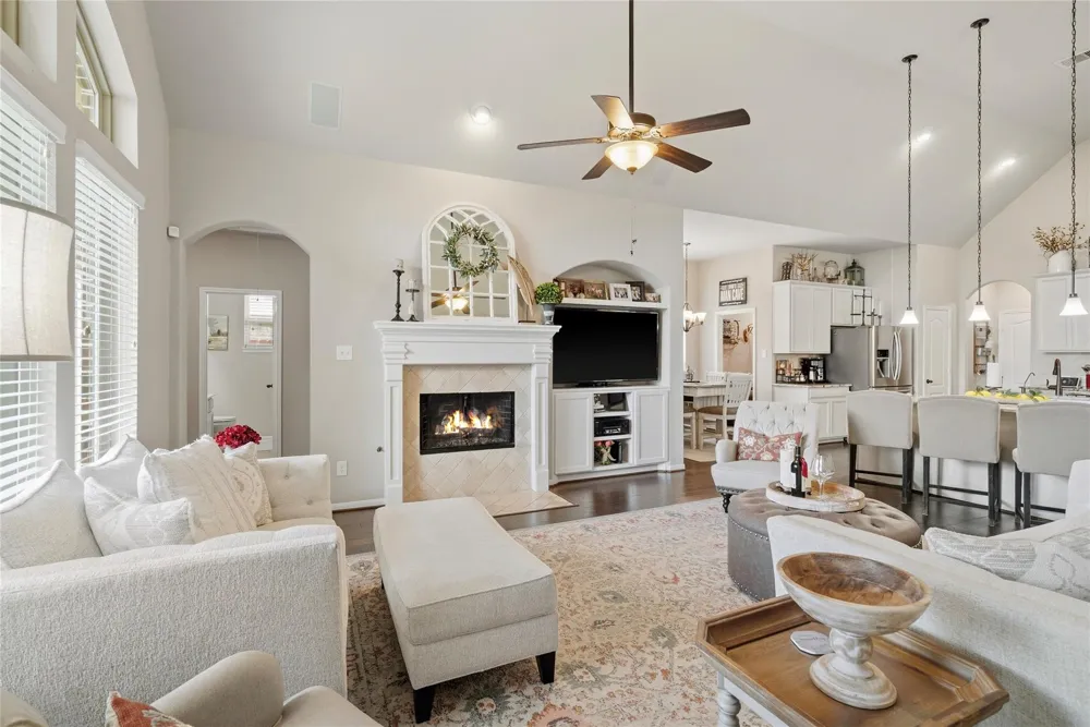 2126 Cinnamon Teal Circle Brookshire, TX 77423