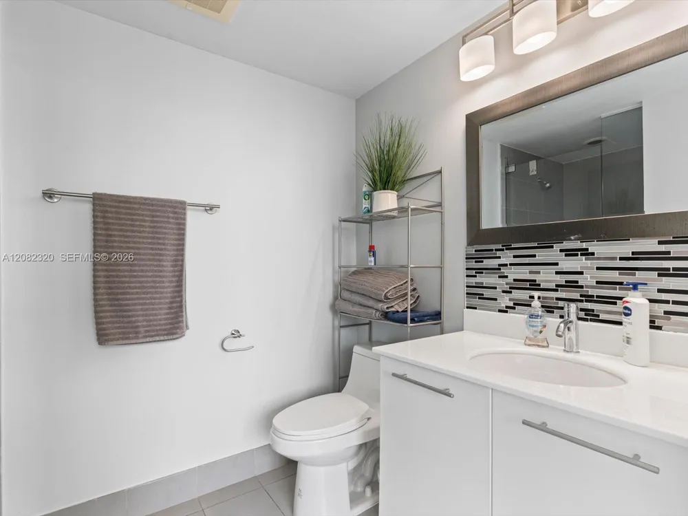 92 SW 3rd St #3501 Miami, FL 33130