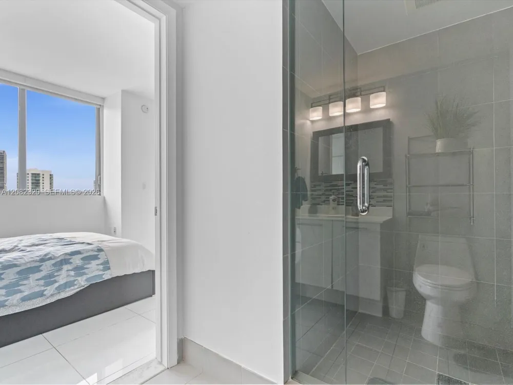 92 SW 3rd St #3501 Miami, FL 33130
