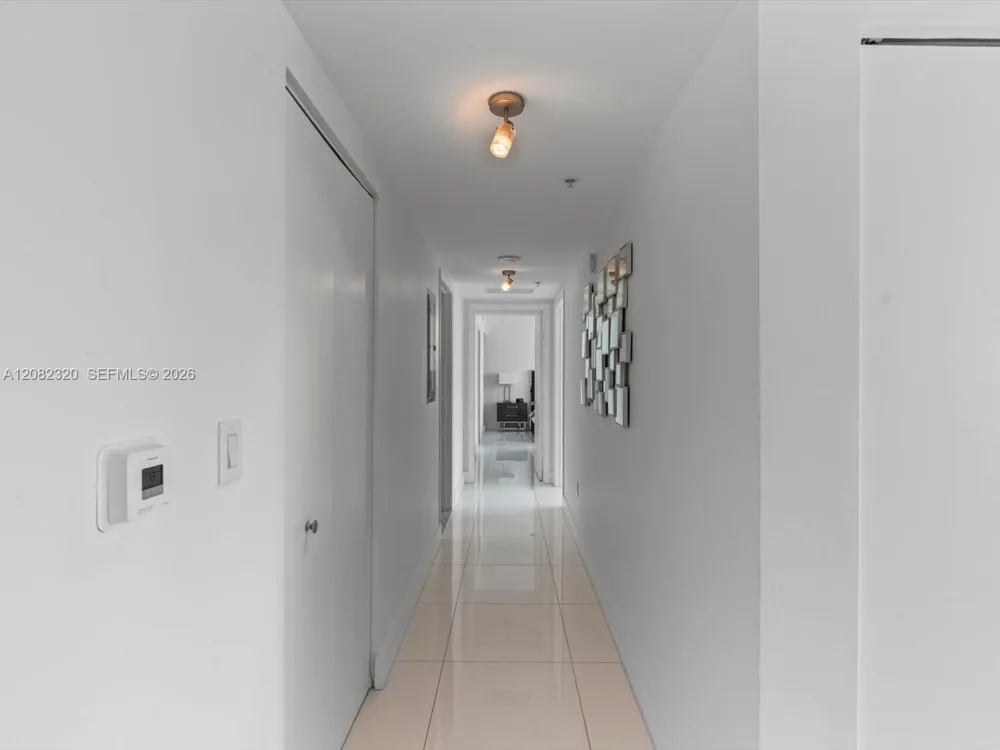 92 SW 3rd St #3501 Miami, FL 33130