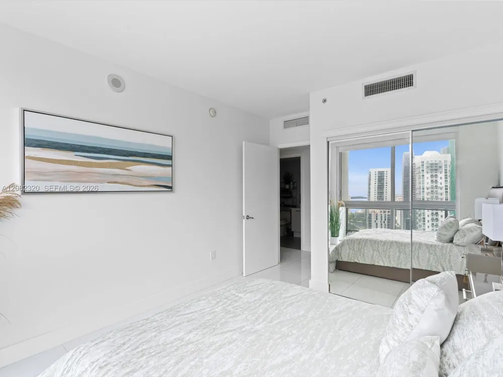92 SW 3rd St #3501 Miami, FL 33130