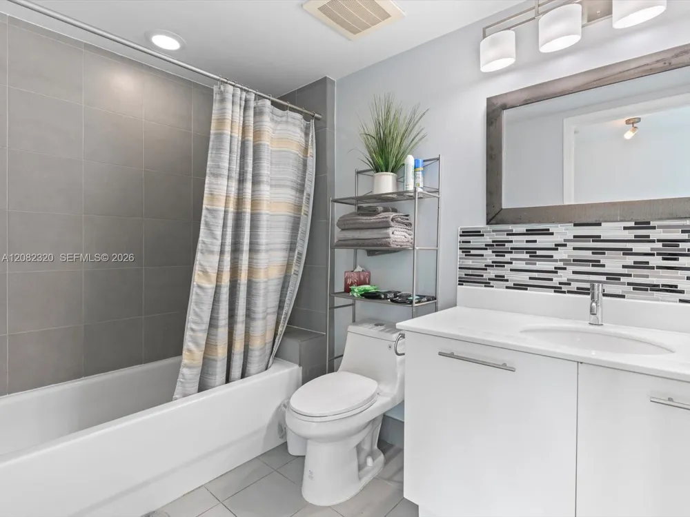 92 SW 3rd St #3501 Miami, FL 33130