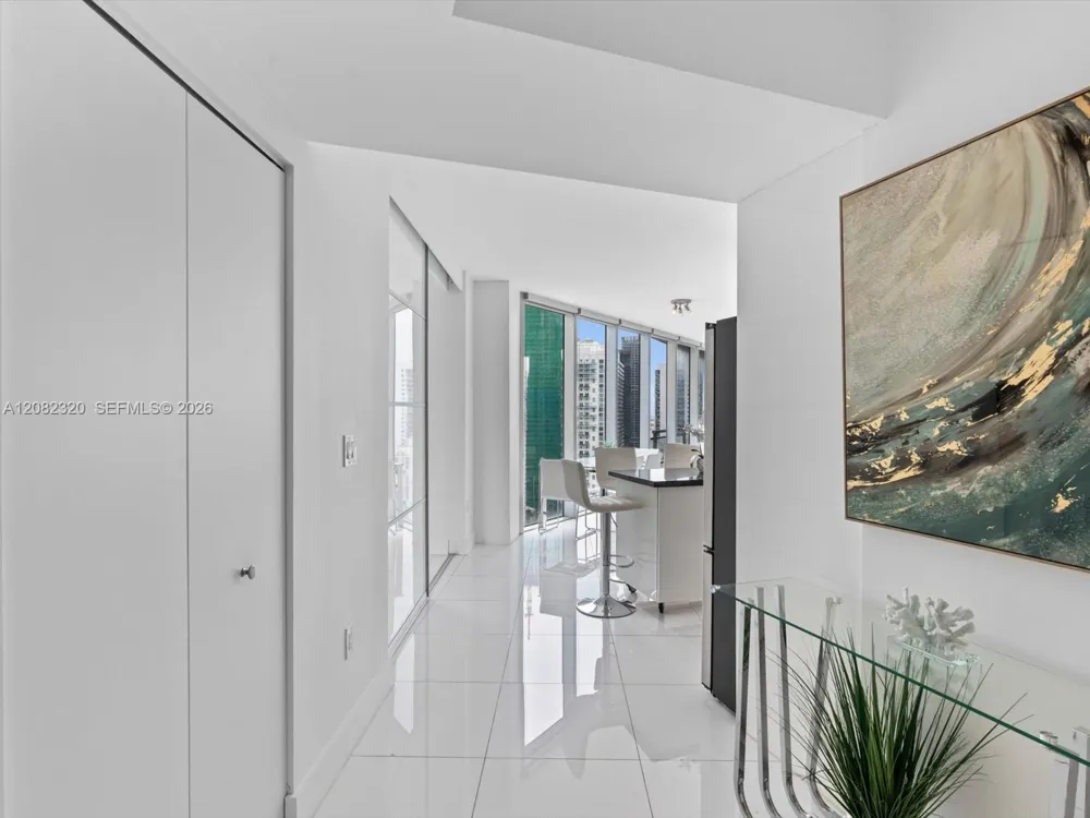 92 SW 3rd St #3501 Miami, FL 33130