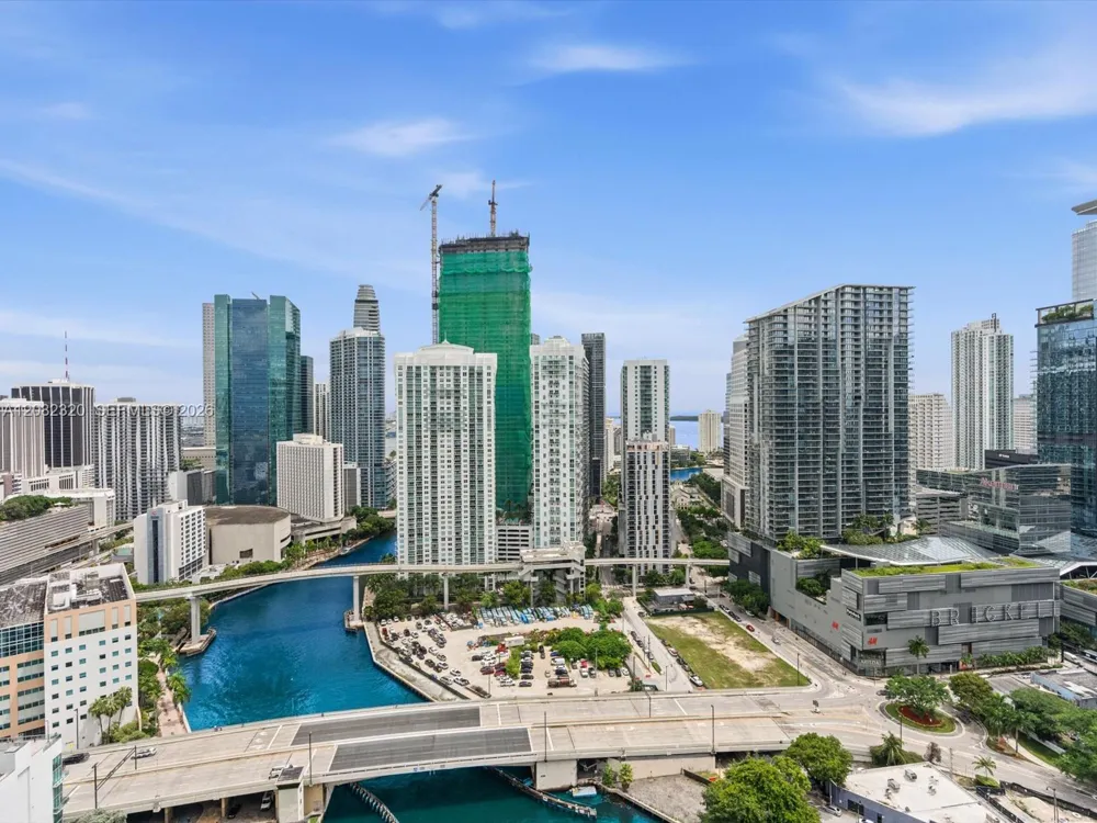 92 SW 3rd St #3501 Miami, FL 33130