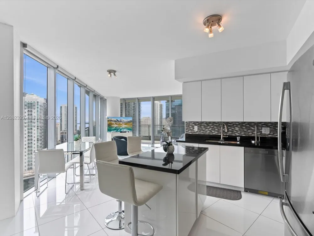 92 SW 3rd St #3501 Miami, FL 33130