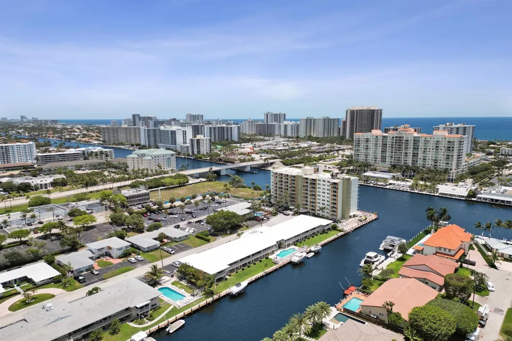 2866 NE 30th Street Fort Lauderdale, FL 33306
