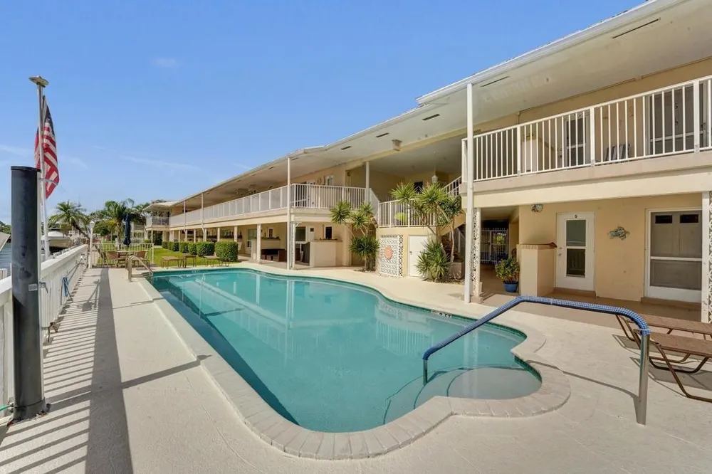 2866 NE 30th Street Fort Lauderdale, FL 33306
