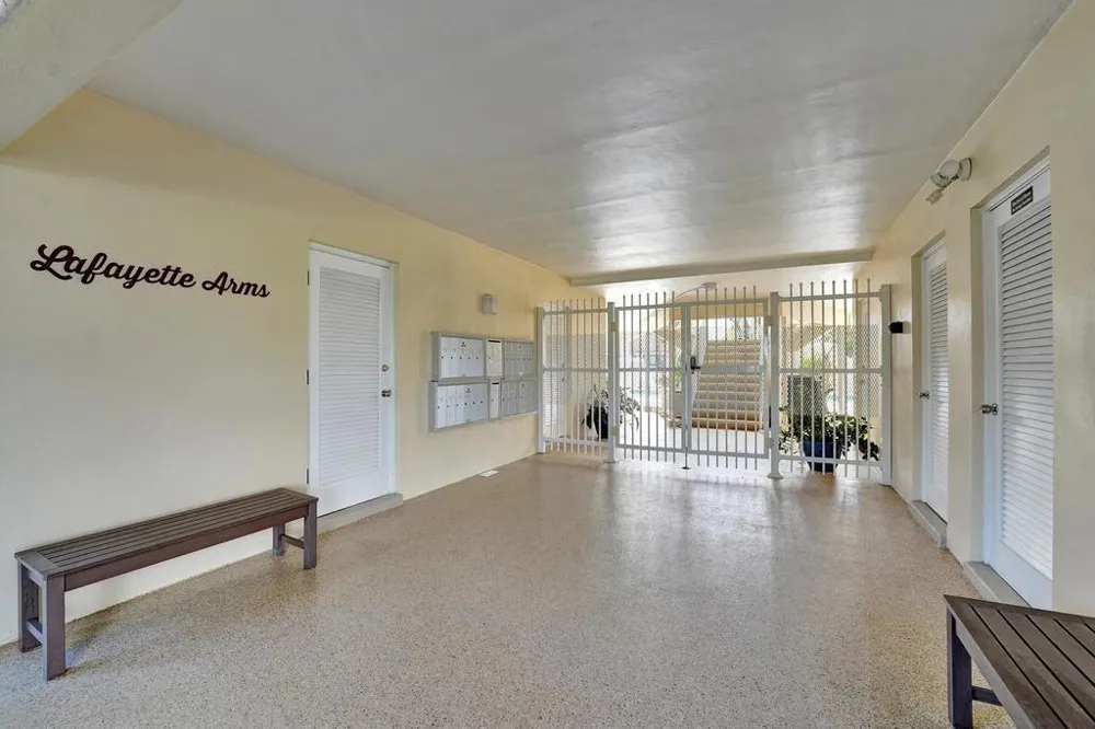 2866 NE 30th Street Fort Lauderdale, FL 33306